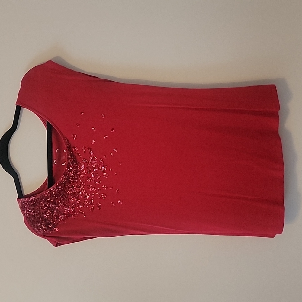 Beautiful Size M Madison Red tee with sequins.  This top will not disappoint!